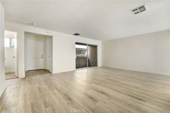 20235 Cohasset Street 6, Winnetka, California 91306