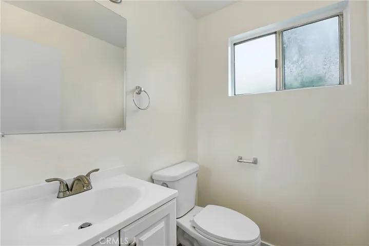 20235 Cohasset Street 6, Winnetka, California 91306