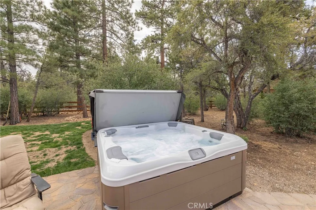 1635 Shenandoah Way, Big Bear City, California 92314 home-pic-31