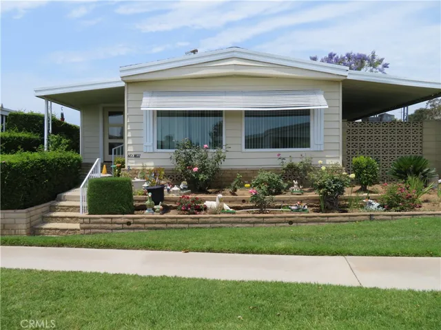Front View on the Green Belt.