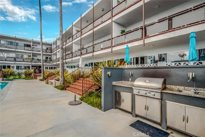BBQ & Pool area