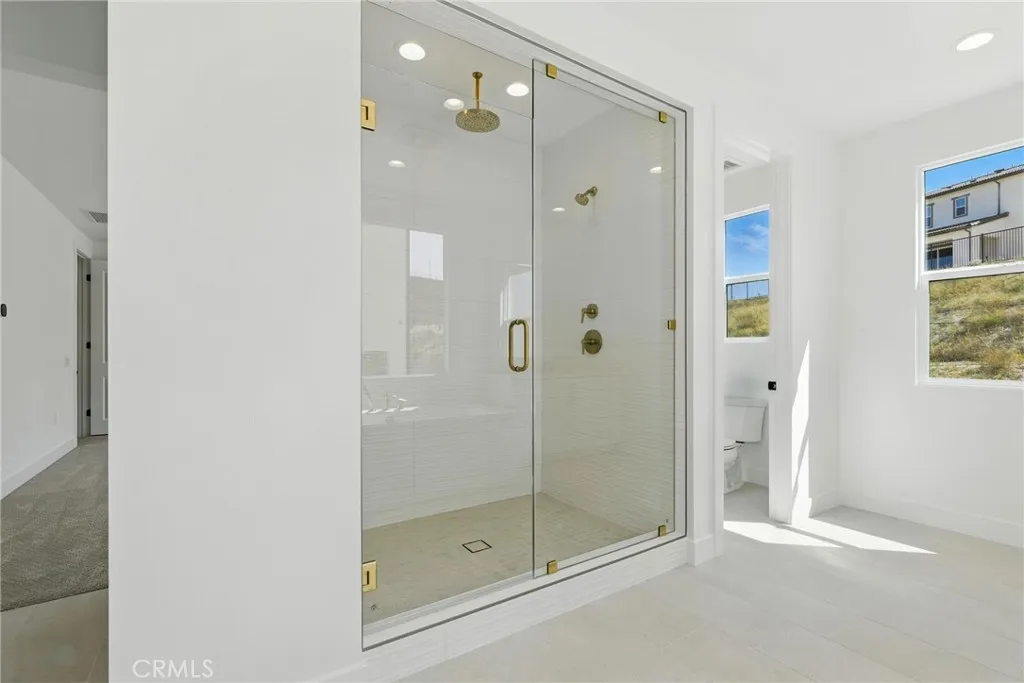 24186 N Camino Cascada, Valencia, California 91354 home-pic-16