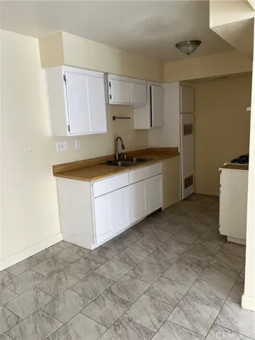 1040 May Lane, Barstow, California 92311