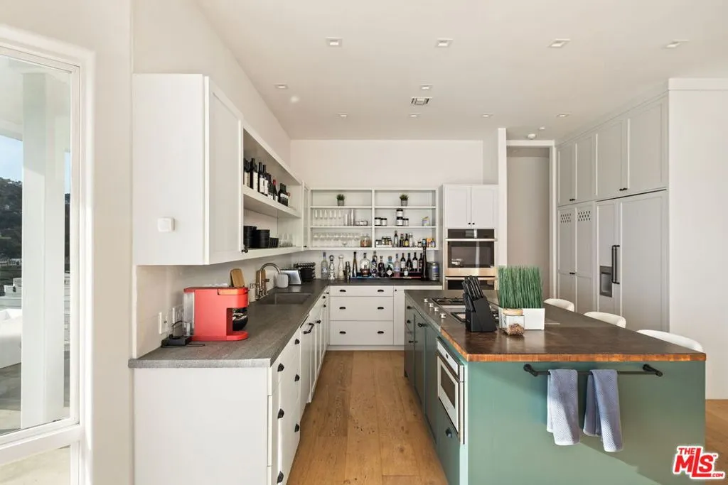 7868 Electra Drive, Los Angeles, California 90046 home-pic-15