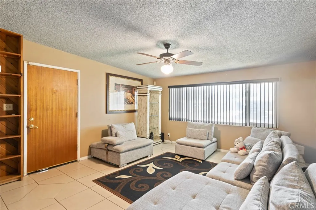 7042 Rainbow Court, Riverside, California 92506 home-pic-2