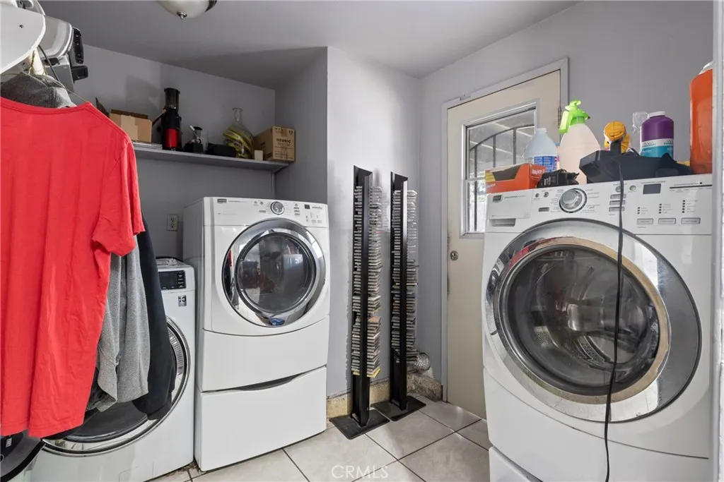 7042 Rainbow Court, Riverside, California 92506 home-pic-18