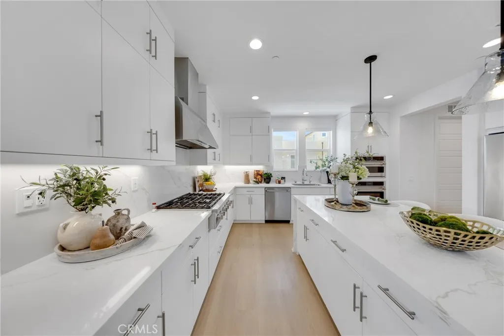 251 Tank, Irvine, California 92618 home-pic-23