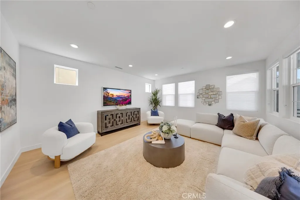 251 Tank, Irvine, California 92618 home-pic-14