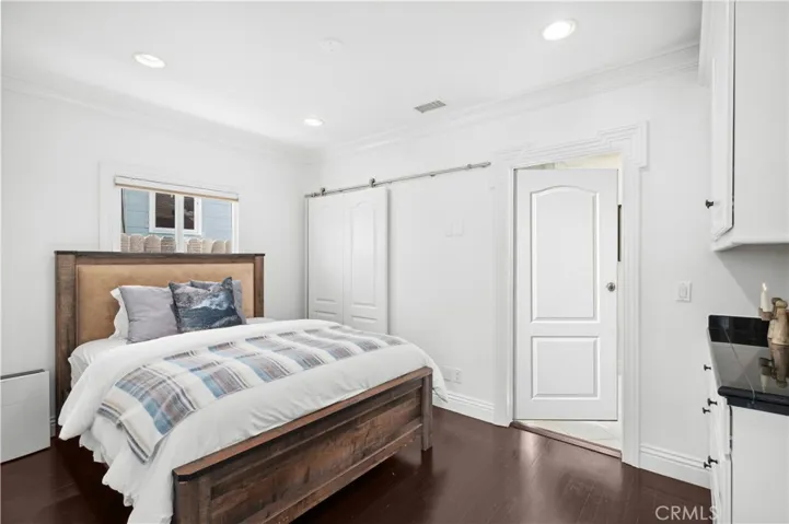 541 Thalia Street, Laguna Beach, California 92651