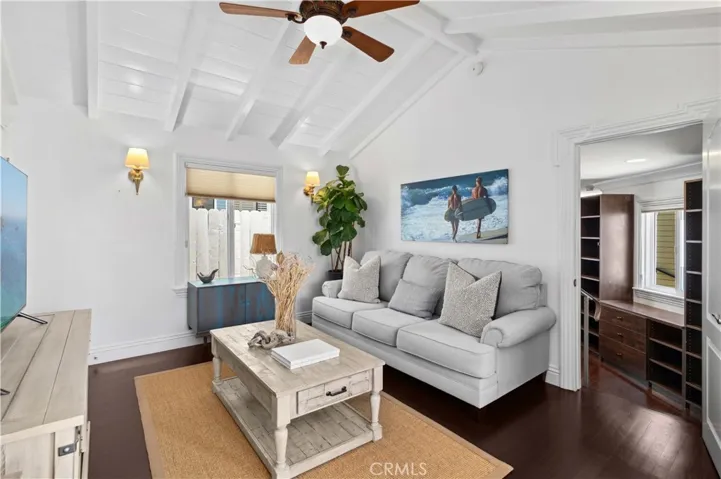 541 Thalia Street, Laguna Beach, California 92651