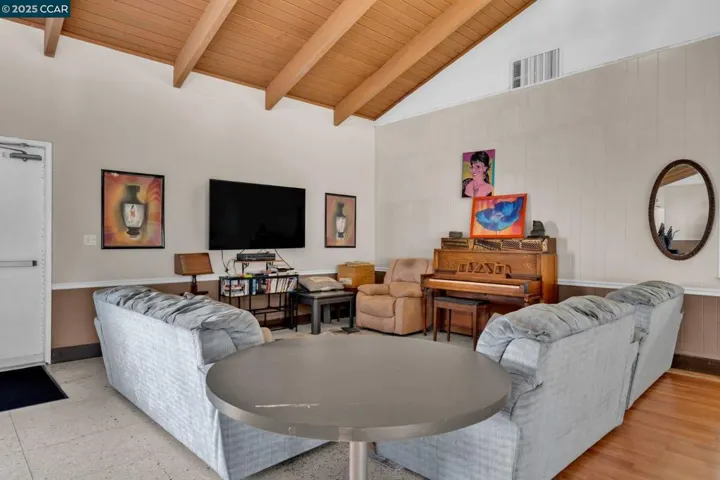 16401 San Pablo Ave, San Pablo, California 94806-1329