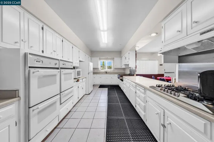 16401 San Pablo Ave, San Pablo, California 94806-1329