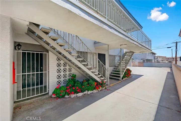 11726 Freeman Avenue A, Hawthorne, California 90250
