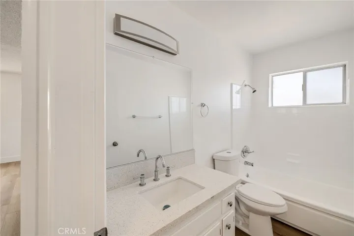 11726 Freeman Avenue A, Hawthorne, California 90250