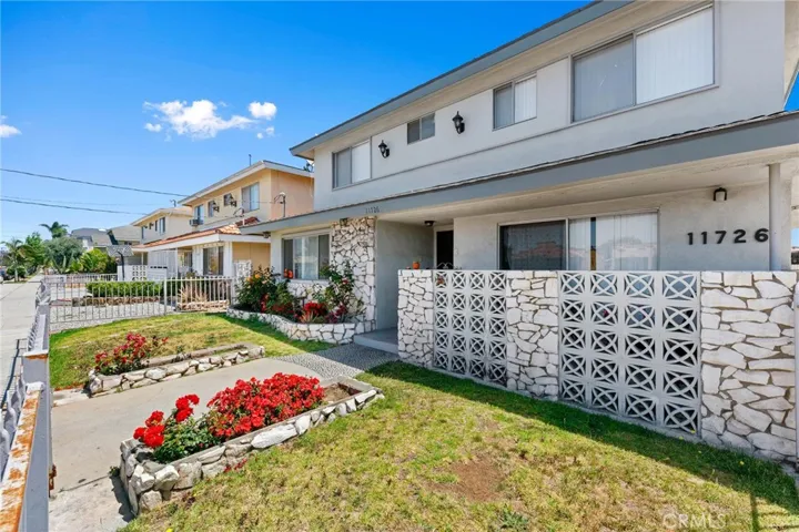 11726 Freeman Avenue A, Hawthorne, California 90250