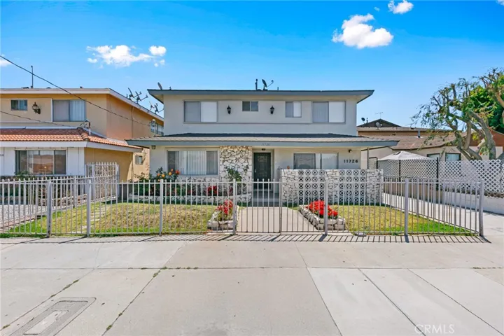 11726 Freeman Avenue A, Hawthorne, California 90250