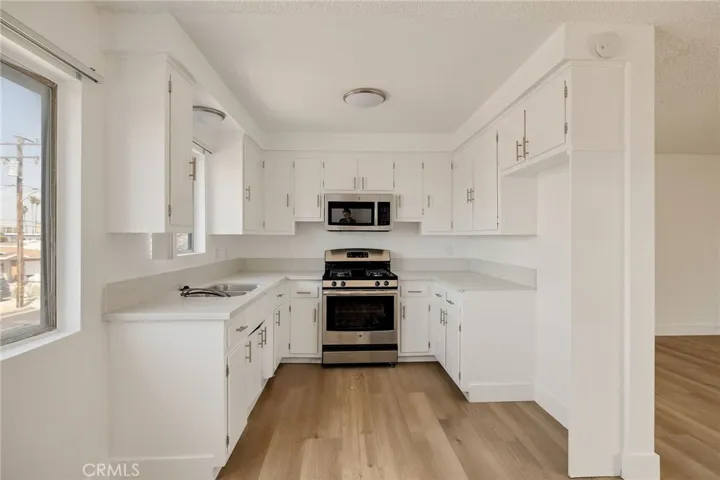 11726 Freeman Avenue A, Hawthorne, California 90250
