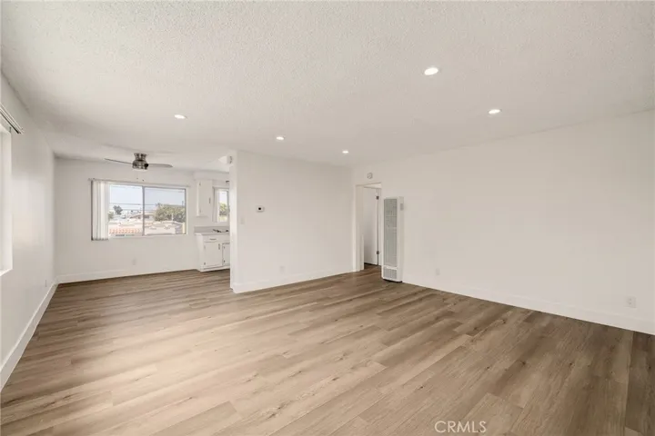11726 Freeman Avenue A, Hawthorne, California 90250