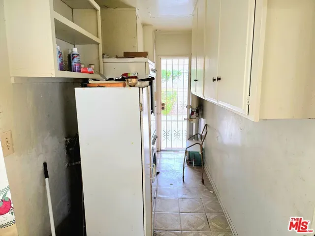 12105 S Hoover Street, Los Angeles, California 90044