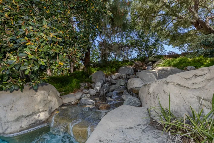 roaring waterfall on timer (between pool and spa)