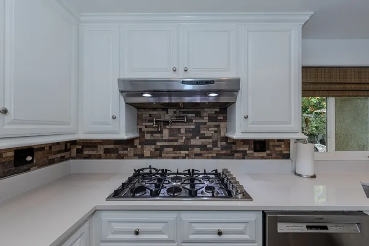 6-burner Thor cooktop