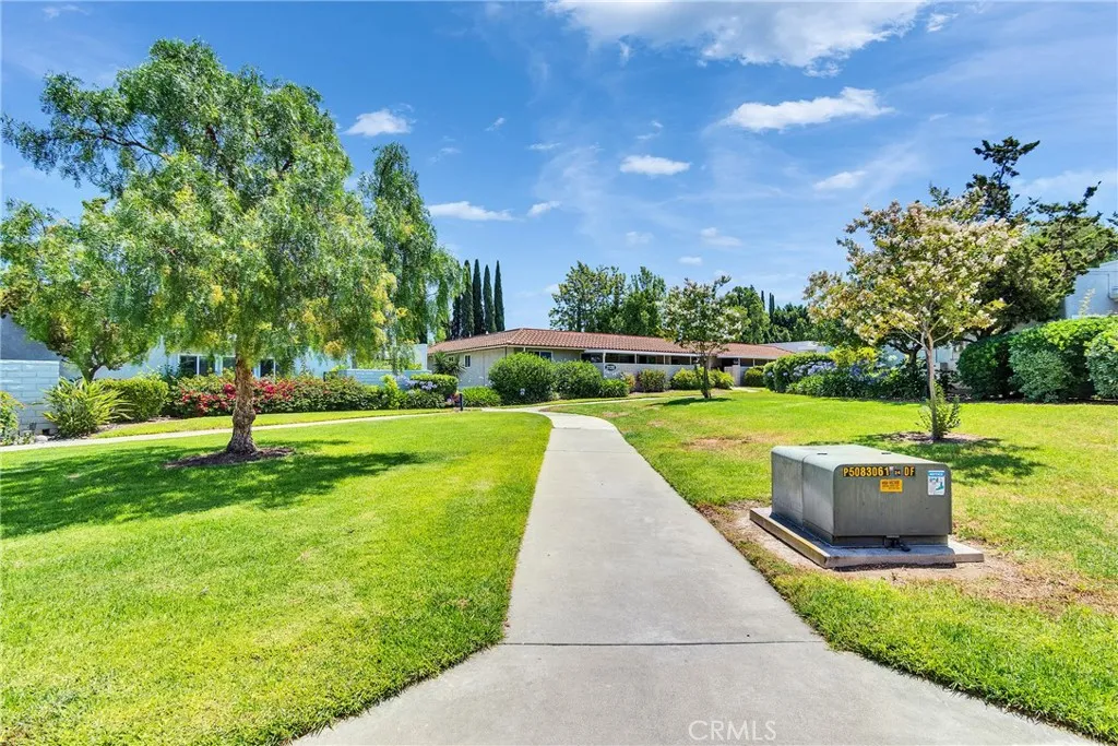2119 Via Puerta Q, Laguna Woods, California 92637 home-pic-5