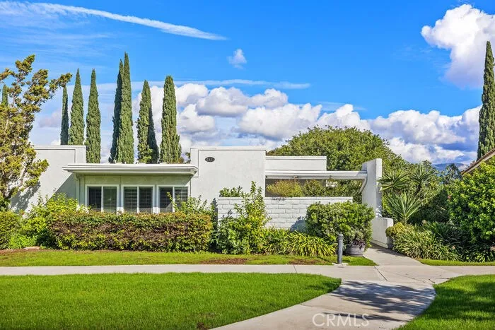 2119 Via Puerta Q, Laguna Woods, California 92637 home-pic-1