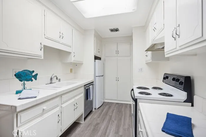 2119 Via Puerta Q, Laguna Woods, California 92637 home-pic-15