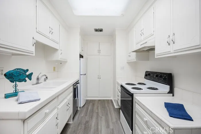 2119 Via Puerta Q, Laguna Woods, California 92637 home-pic-25