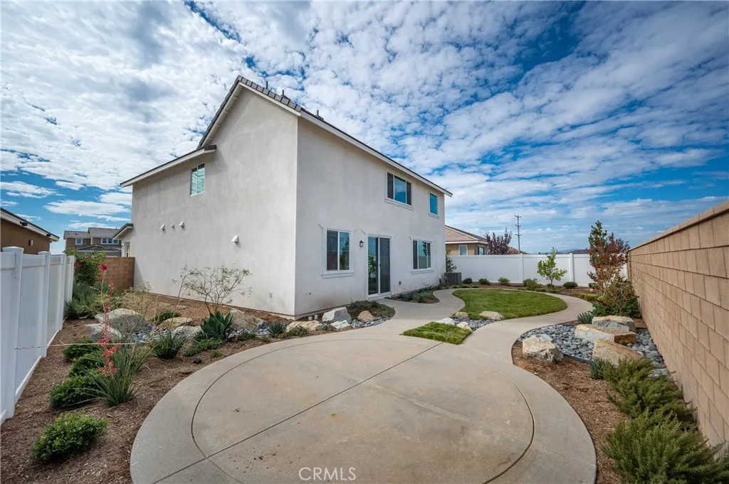30020 Pomo Canyon Court, Menifee, California 92585 home-pic-15