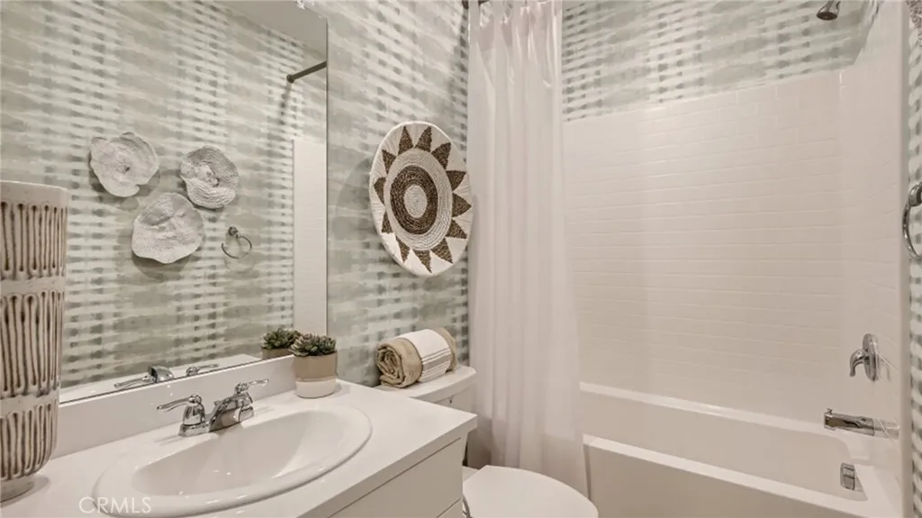 30020 Pomo Canyon Court, Menifee, California 92585 home-pic-11