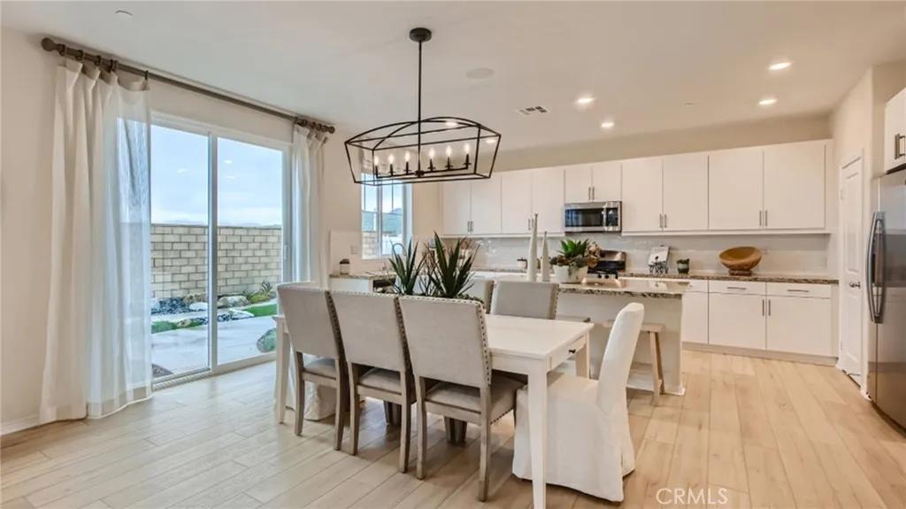 30020 Pomo Canyon Court, Menifee, California 92585 home-pic-2