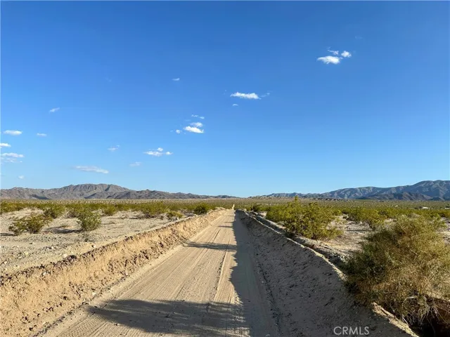 20 Danby Road, 29 Palms, California 92277