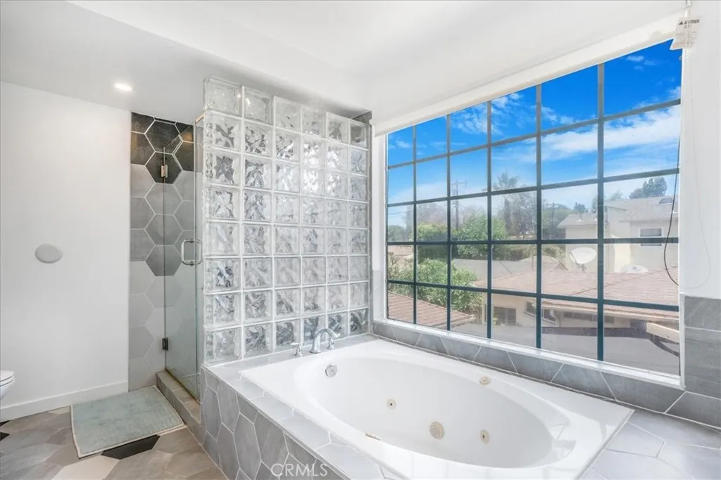 2481 S Bundy Drive, Los Angeles, California 90064 home-pic-44