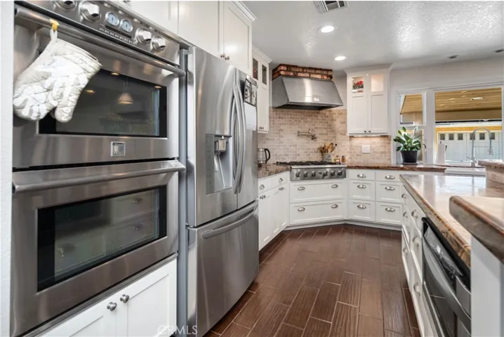 5215 Columbia Way, Lancaster, California 93536