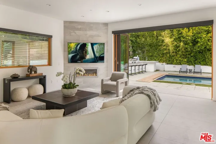 12443 W Sunset Boulevard, Los Angeles, California 90049
