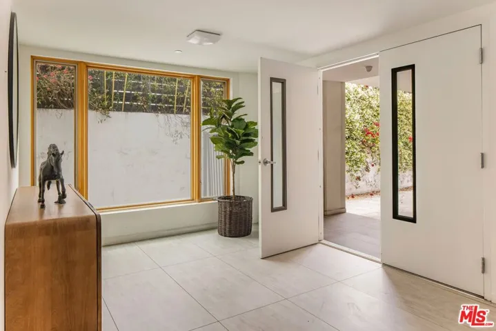 12443 W Sunset Boulevard, Los Angeles, California 90049