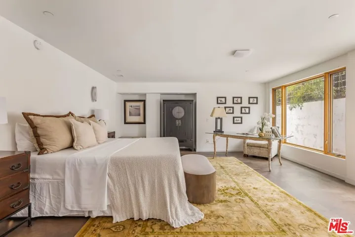 12443 W Sunset Boulevard, Los Angeles, California 90049