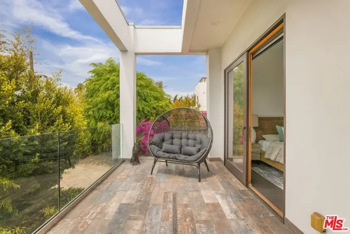 12443 W Sunset Boulevard, Los Angeles, California 90049