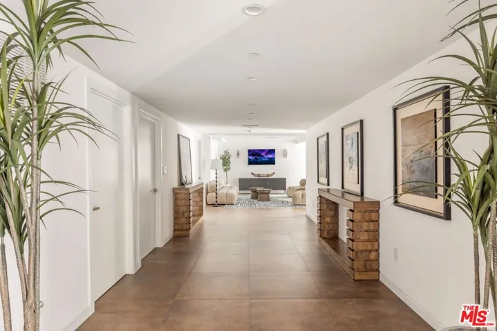 12443 W Sunset Boulevard, Los Angeles, California 90049