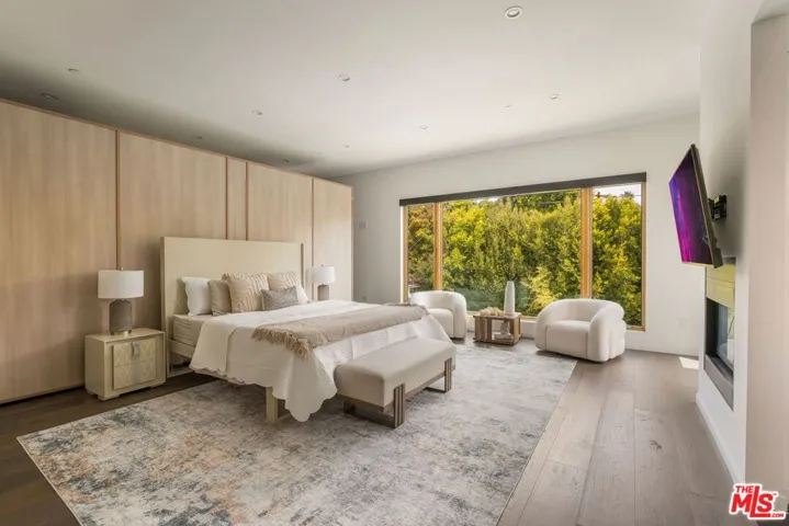 12443 W Sunset Boulevard, Los Angeles, California 90049