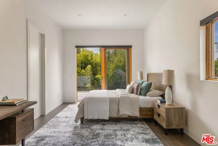 12443 W Sunset Boulevard, Los Angeles, California 90049
