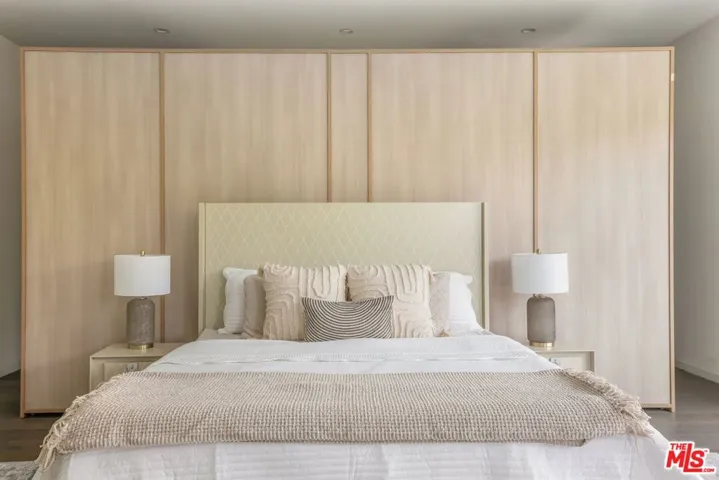12443 W Sunset Boulevard, Los Angeles, California 90049