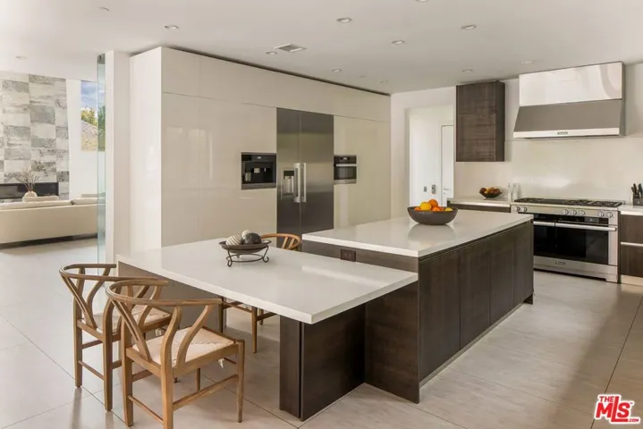 12443 W Sunset Boulevard, Los Angeles, California 90049