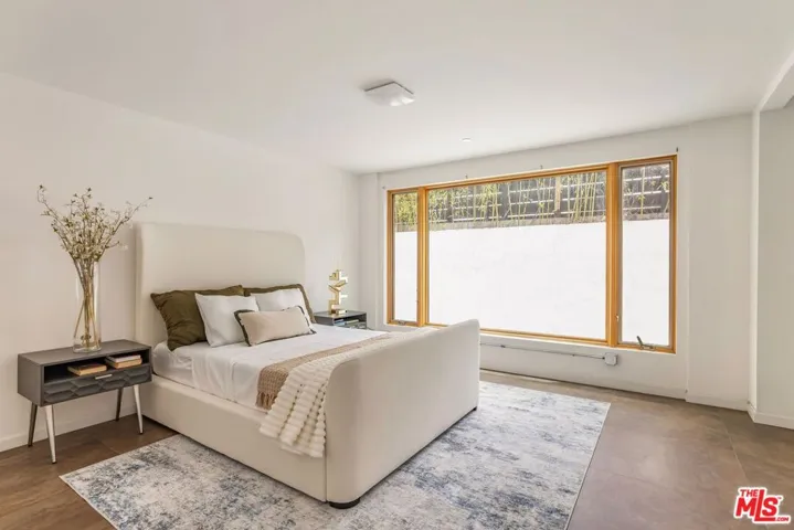 12443 W Sunset Boulevard, Los Angeles, California 90049