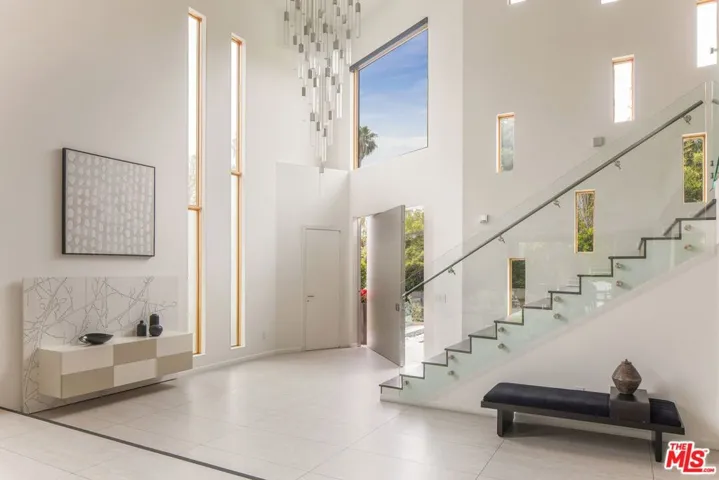 12443 W Sunset Boulevard, Los Angeles, California 90049