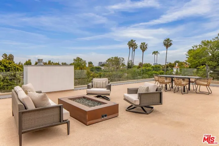 12443 W Sunset Boulevard, Los Angeles, California 90049