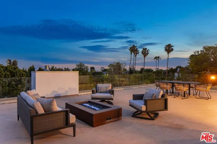 12443 W Sunset Boulevard, Los Angeles, California 90049