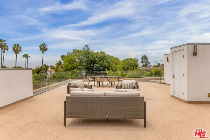 12443 W Sunset Boulevard, Los Angeles, California 90049