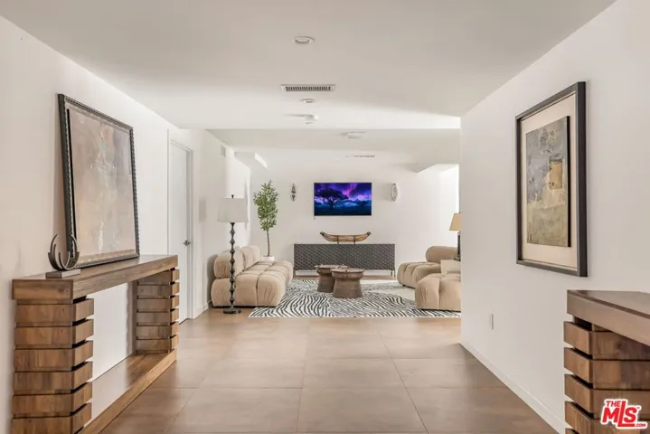 12443 W Sunset Boulevard, Los Angeles, California 90049